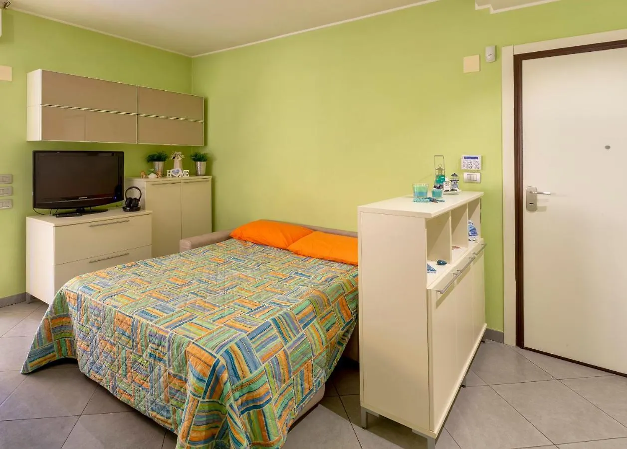 Appartamento In Centro Bianca Riccione 0*,